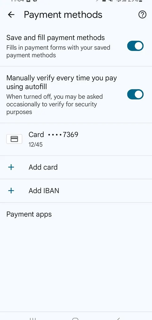 Tarjeta bancaria sobre una mesa
